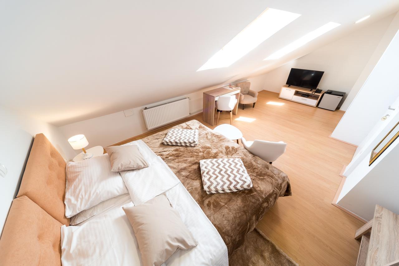 Villa Gradski Vrt Osijek Buitenkant foto