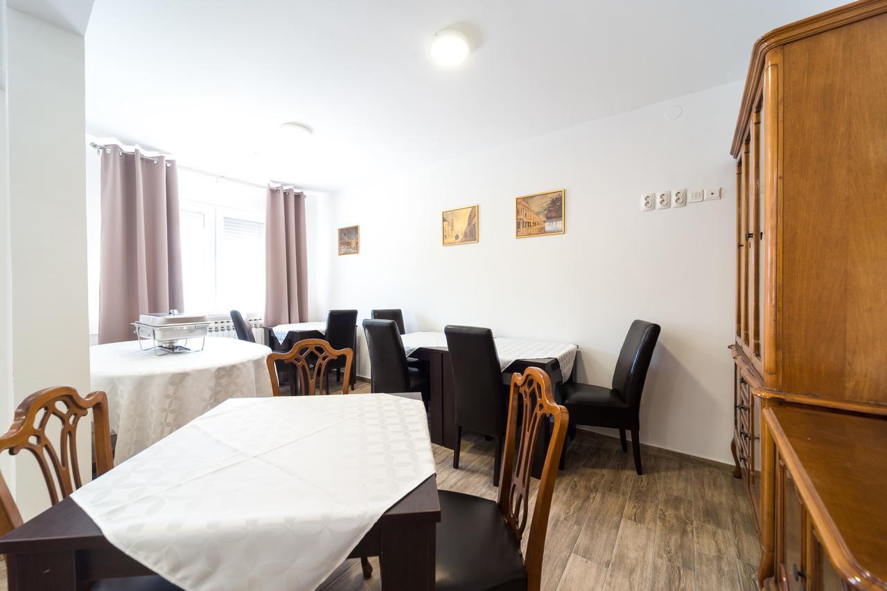 Villa Gradski Vrt Osijek Buitenkant foto