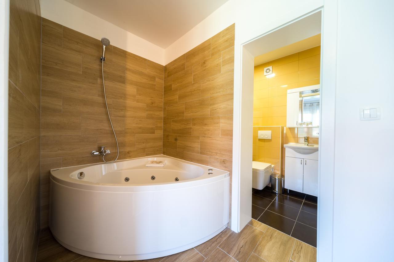 Villa Gradski Vrt Osijek Buitenkant foto