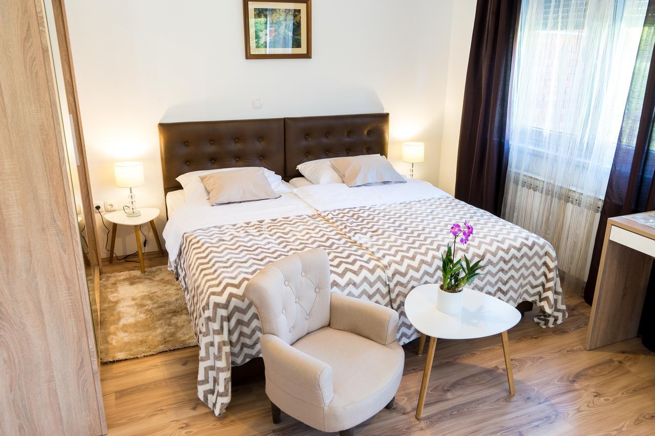 Villa Gradski Vrt Osijek Buitenkant foto