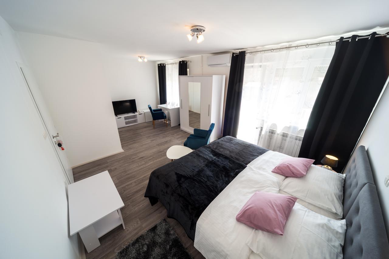 Villa Gradski Vrt Osijek Buitenkant foto